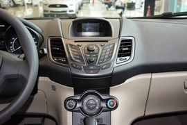 2013款福特嘉年华三厢1.5自动品尚型