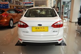 2013款福特嘉年华三厢1.5自动品尚型