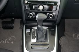 2015款奥迪A4L 35TFSI 300万纪念智领版
