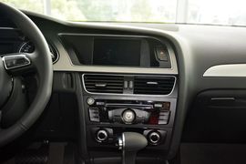 2015款奥迪A4L 35TFSI 300万纪念智领版