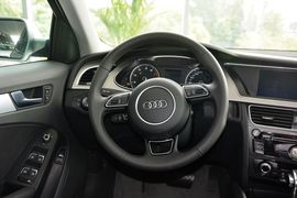 2015款奥迪A4L 35TFSI 300万纪念智领版