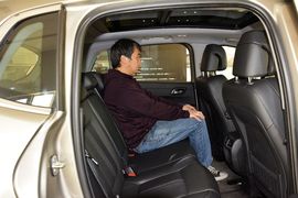 2015款标致3008 2.0L自动潮流版