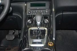 2015款标致3008 2.0L自动潮流版