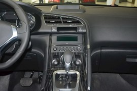 2015款标致3008 2.0L自动潮流版