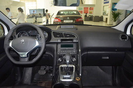 2015款标致3008 2.0L自动潮流版