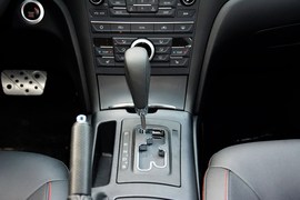 2016款奔腾B70 1.8T自动运动尊贵型