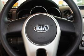 2014款起亚福瑞迪1.6L MT GL