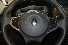 2015款雷诺科雷傲2.0L两驱舒适版