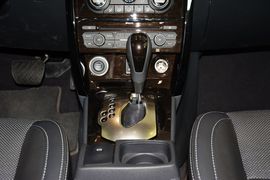 2015款雷诺科雷傲2.0L两驱舒适版