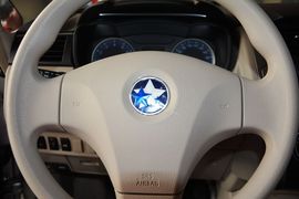 2015款启辰D50 1.6L手动时尚版