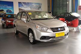 2015款启辰D50 1.6L手动时尚版