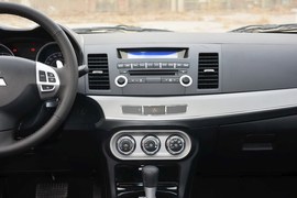 2015款三菱翼神1.8L CVT致尚型 国V