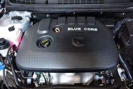 2015款长安逸动1.6L手动豪华型