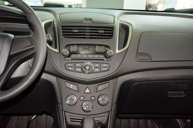 2016款雪佛兰创酷1.4T自动两驱舒适天窗版