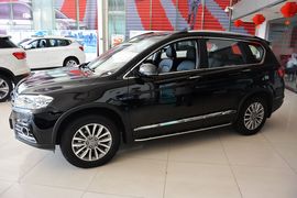 2015款哈弗H6运动版 1.5T 自动两驱尊享型