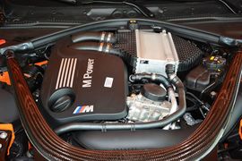 2014款宝马M4敞篷轿跑车