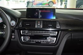 2014款宝马M4敞篷轿跑车