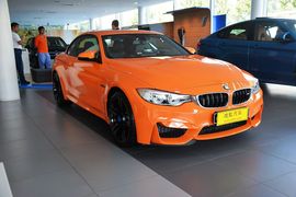 2014款宝马M4敞篷轿跑车