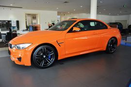 2014款宝马M4敞篷轿跑车