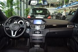 2015款奔驰E320L 运动型 4MATIC