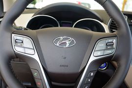 2013款现代格锐2.2T 7座四驱舒适版