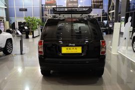 2015款Jeep自由客2.4L运动版