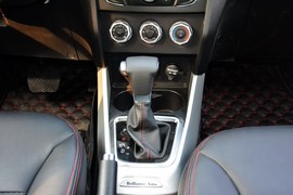 2015款中华V3 1.5L自动智能型