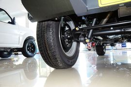 2015款铃木吉姆尼1.3 AT JLX导航版