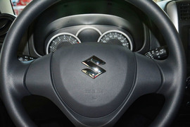 2015款铃木吉姆尼1.3 AT JLX导航版