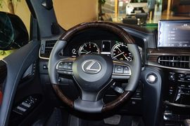 2016款雷克萨斯LX570