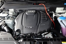 2016款奥迪A4L 45TFSI quattro个性运动