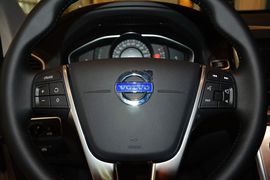 2016款沃尔沃XC60 2.0T T5智进版