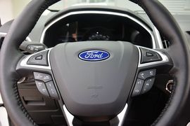 2015款福特锐界2.7T GTDi 四驱运动型（7座）