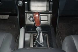 2016款丰田普拉多2.7L自动豪华版