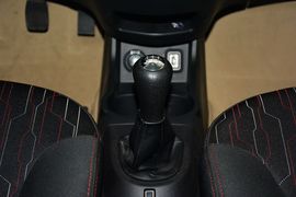 2015款长安奔奔1.4 手动尊贵型