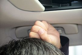 后排头部空间