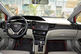 2014款本田思域1.8L自动经典版