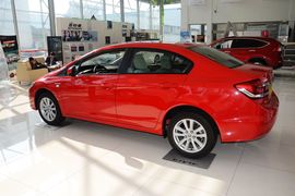 2014款本田思域1.8L自动经典版