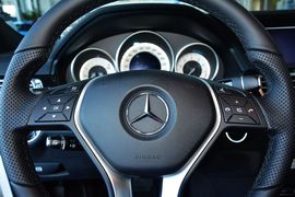 2015款奔驰E400L运动豪华型 4MATIC