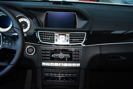 2015款奔驰E400L运动豪华型 4MATIC
