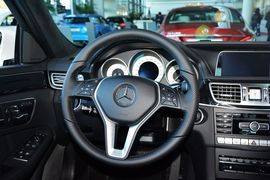 2015款奔驰E400L运动豪华型 4MATIC