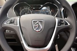 2015款宝骏560 1.8L手动精英型