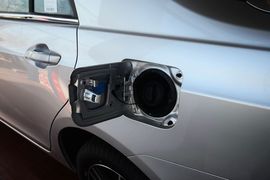 2015款比亚迪速锐1.5L手动豪华型