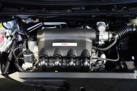 2015款比亚迪速锐1.5L手动豪华型