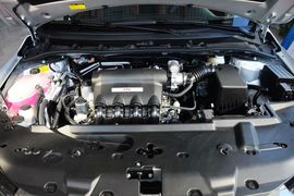 2015款比亚迪速锐1.5L手动豪华型