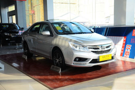 2015款比亚迪速锐1.5L手动豪华型