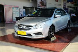 2015款比亚迪速锐1.5L手动豪华型