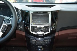 2015款比亚迪速锐1.5L手动豪华型