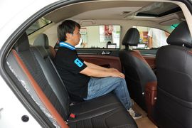 2015款比亚迪速锐1.5L手动豪华型