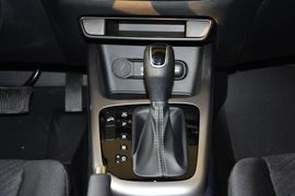2015款起亚KX3傲跑1.6L自动两驱GLS